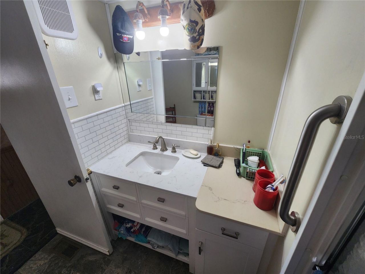 130 Capri Drive, Palmetto, FL 34221 Photo