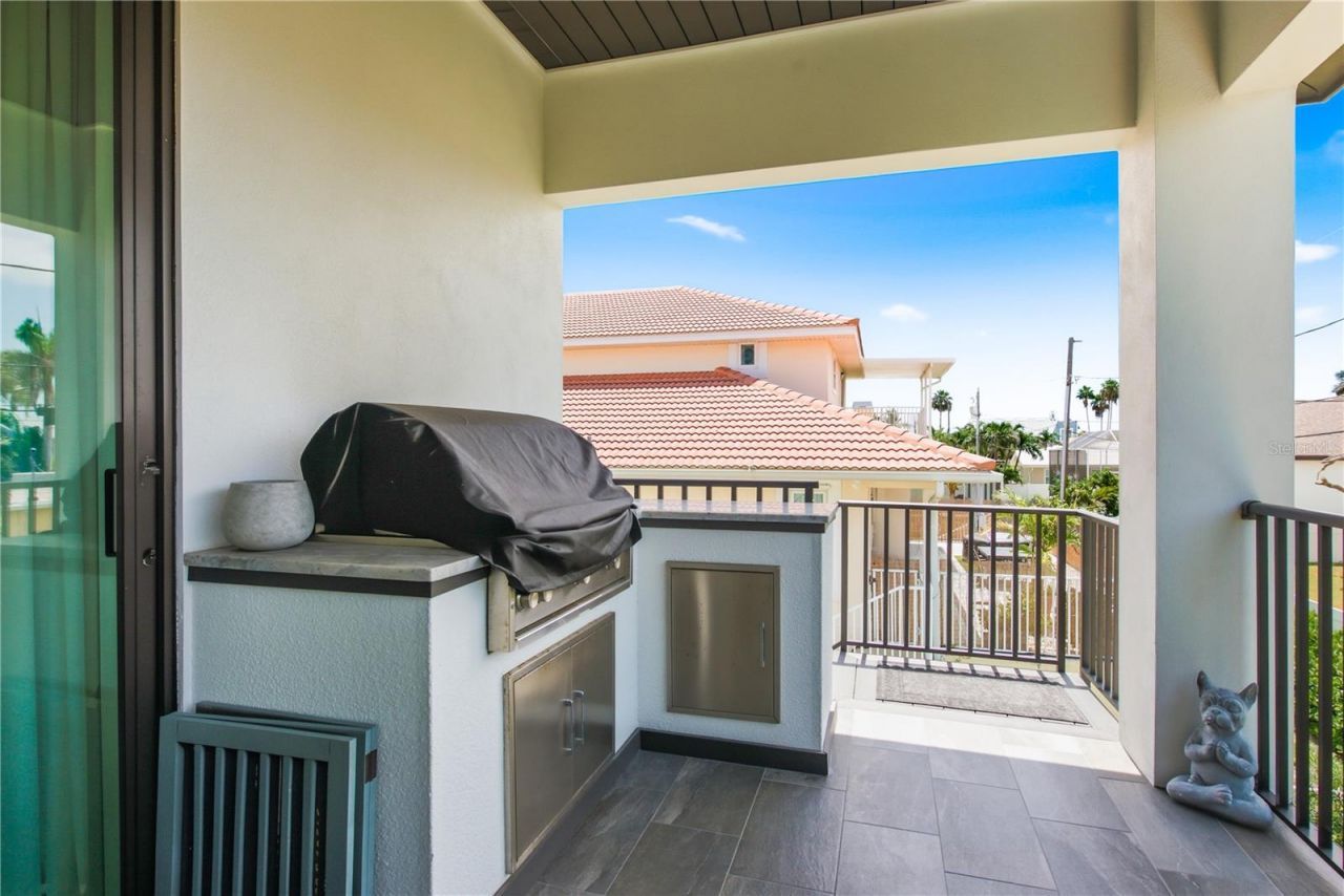 104 17th Street, Belleair Beach, FL 33786 Photo