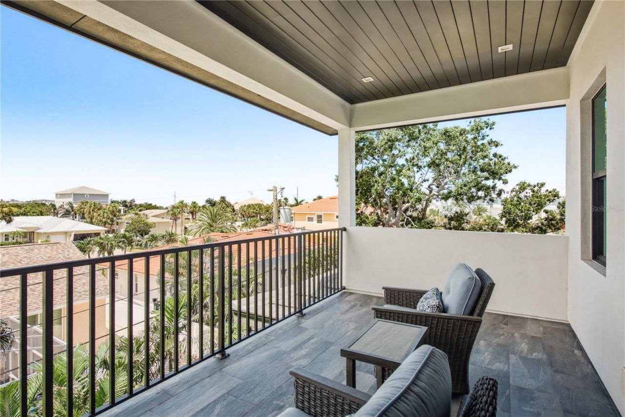 104 17th Street, Belleair Beach, FL 33786 Photo