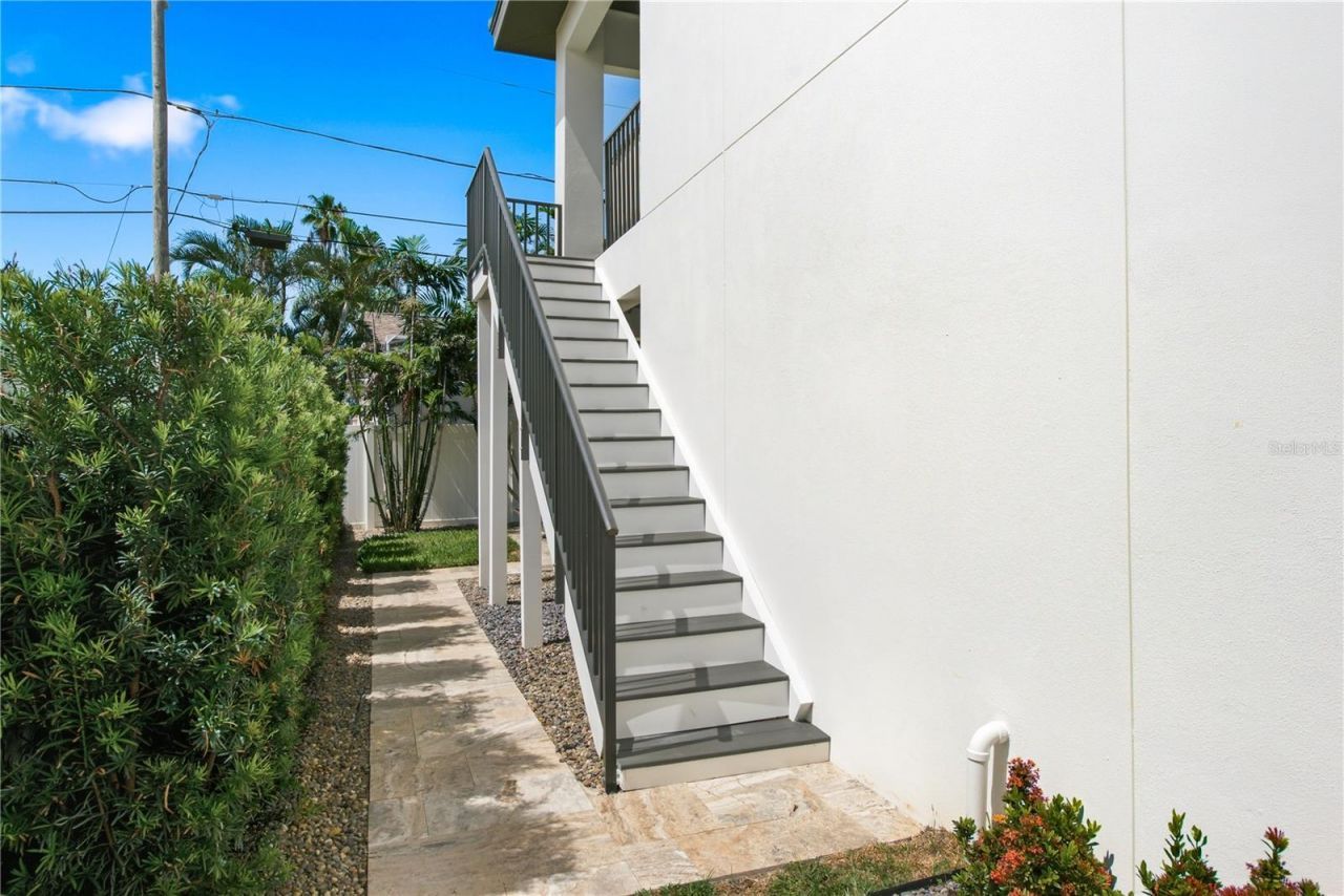 104 17th Street, Belleair Beach, FL 33786 Photo