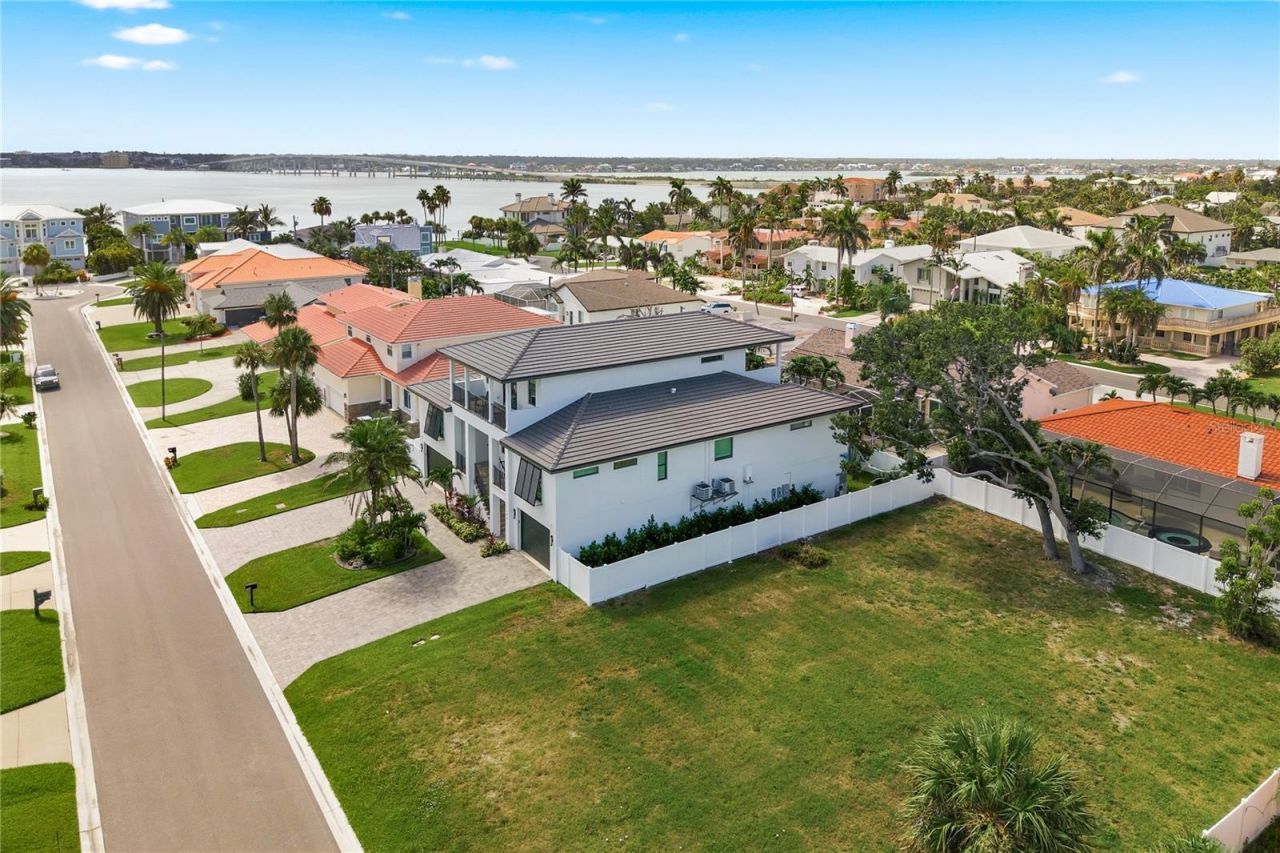 104 17th Street, Belleair Beach, FL 33786 Photo