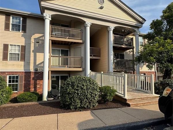 741 Ridgeside Drive , Unit A, Ballwin, MO 63021