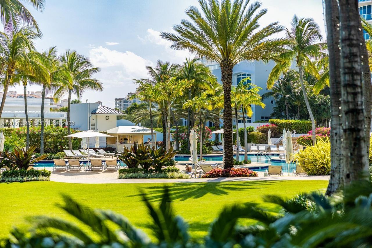 50 S Pointe Dr, Unit 510, Miami Beach, FL 33139 Photo