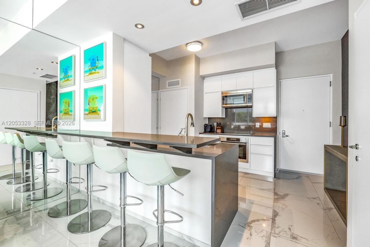50 S Pointe Dr, Unit 510, Miami Beach, FL 33139 Photo