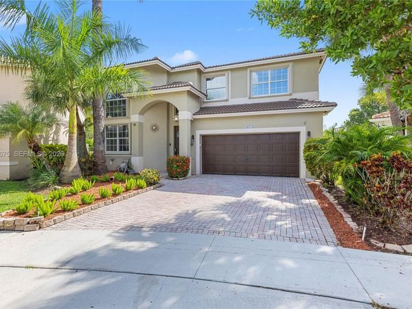 16745 NW 12th Ct , Pembroke Pines, FL 33028