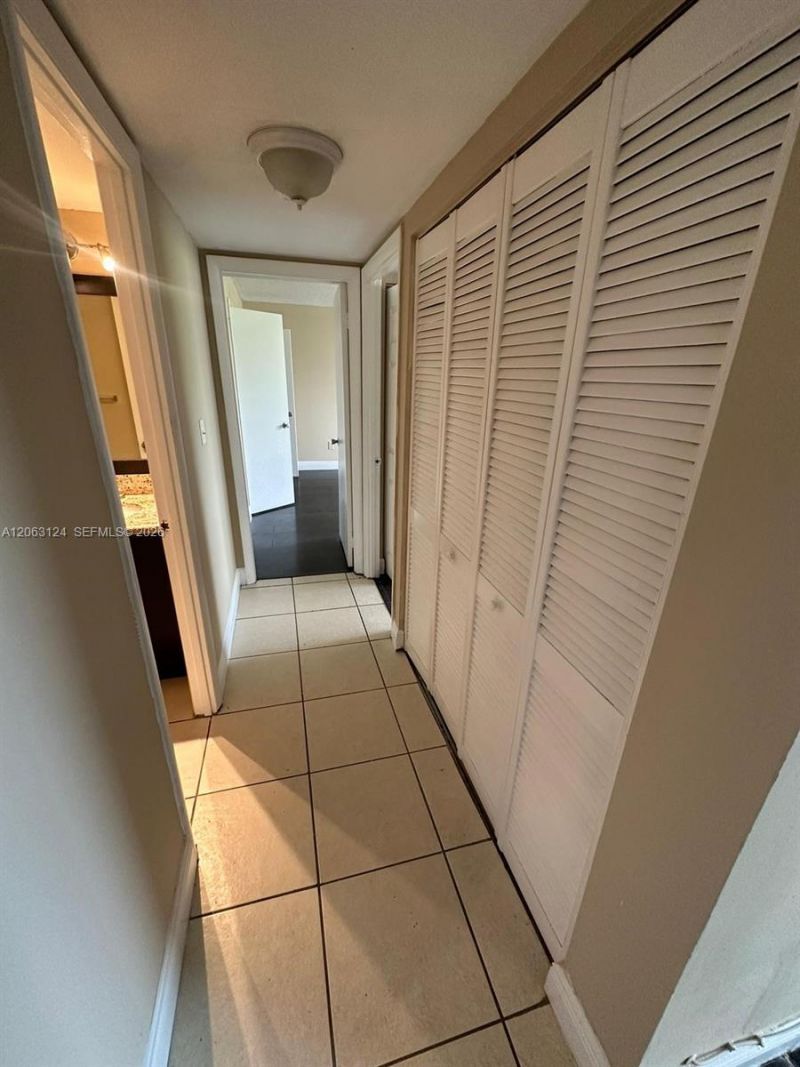 482 NW 165th St Rd , Unit A306, Miami, FL 33169 Photo