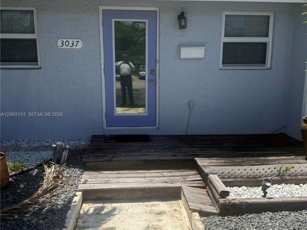 3037 NE 13th Ave, Oakland Park, FL 33334