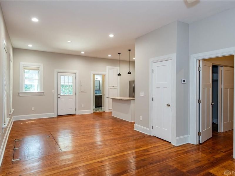 666 Oak Street, Dayton, OH 45410 Photo 6