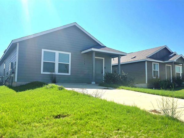 124 Hellcats WAY, Jarrell, TX 76537