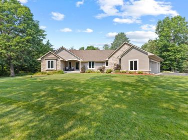 27166 Bayshore Circle NW, Isanti, MN 55040