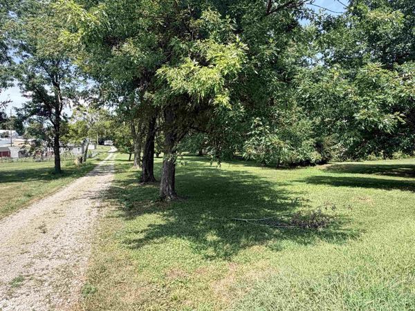 610 W Jefferson Avenue, Fairfield, IA 52556