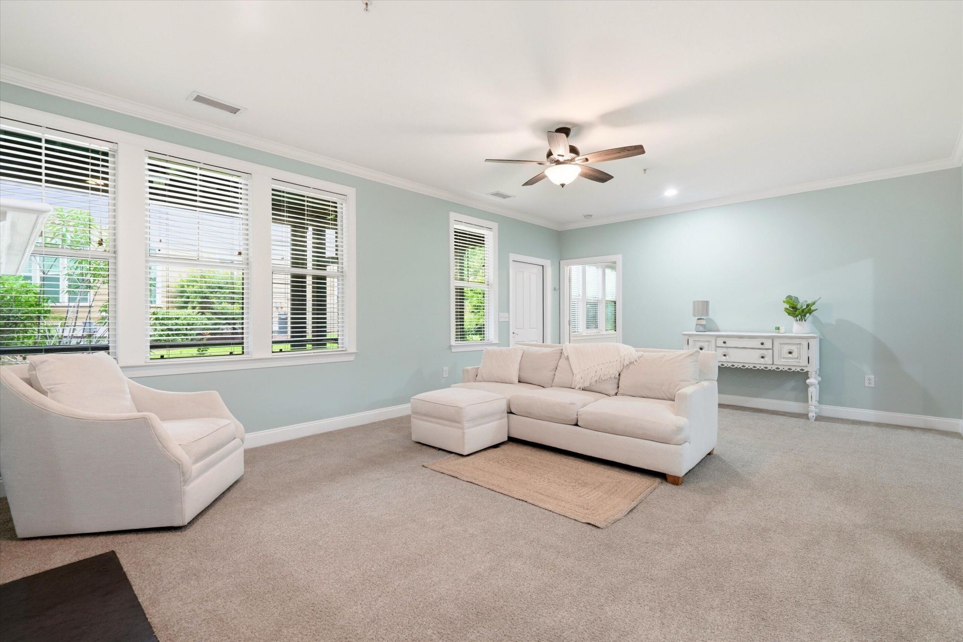 5561 Colonial Chatsworth Circle Photo 13