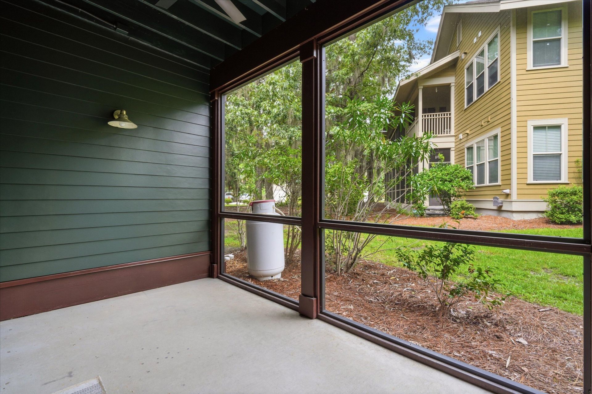 5561 Colonial Chatsworth Circle Photo 24