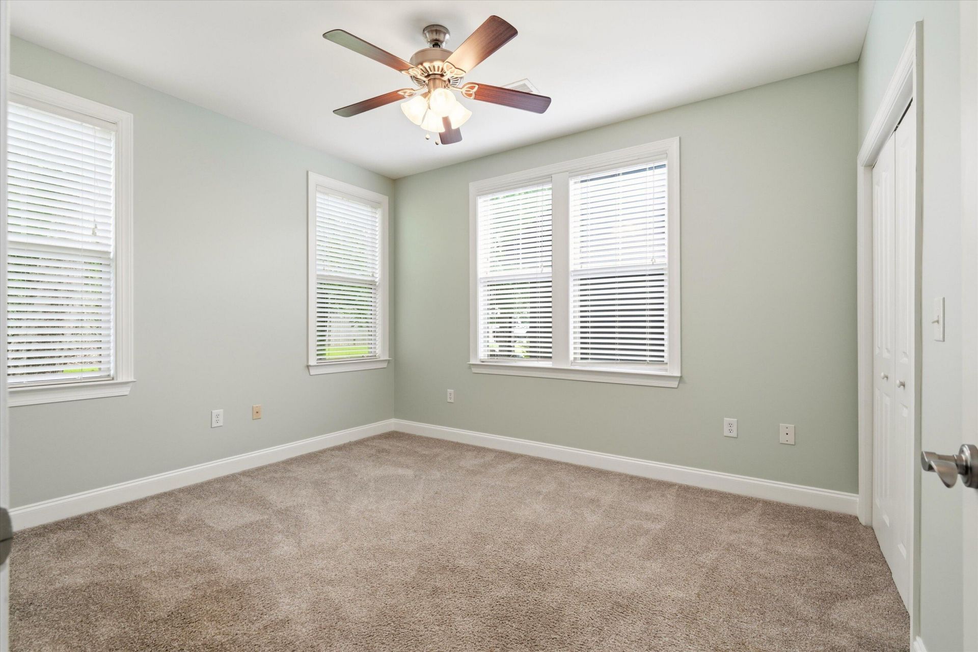 5561 Colonial Chatsworth Circle Photo 28