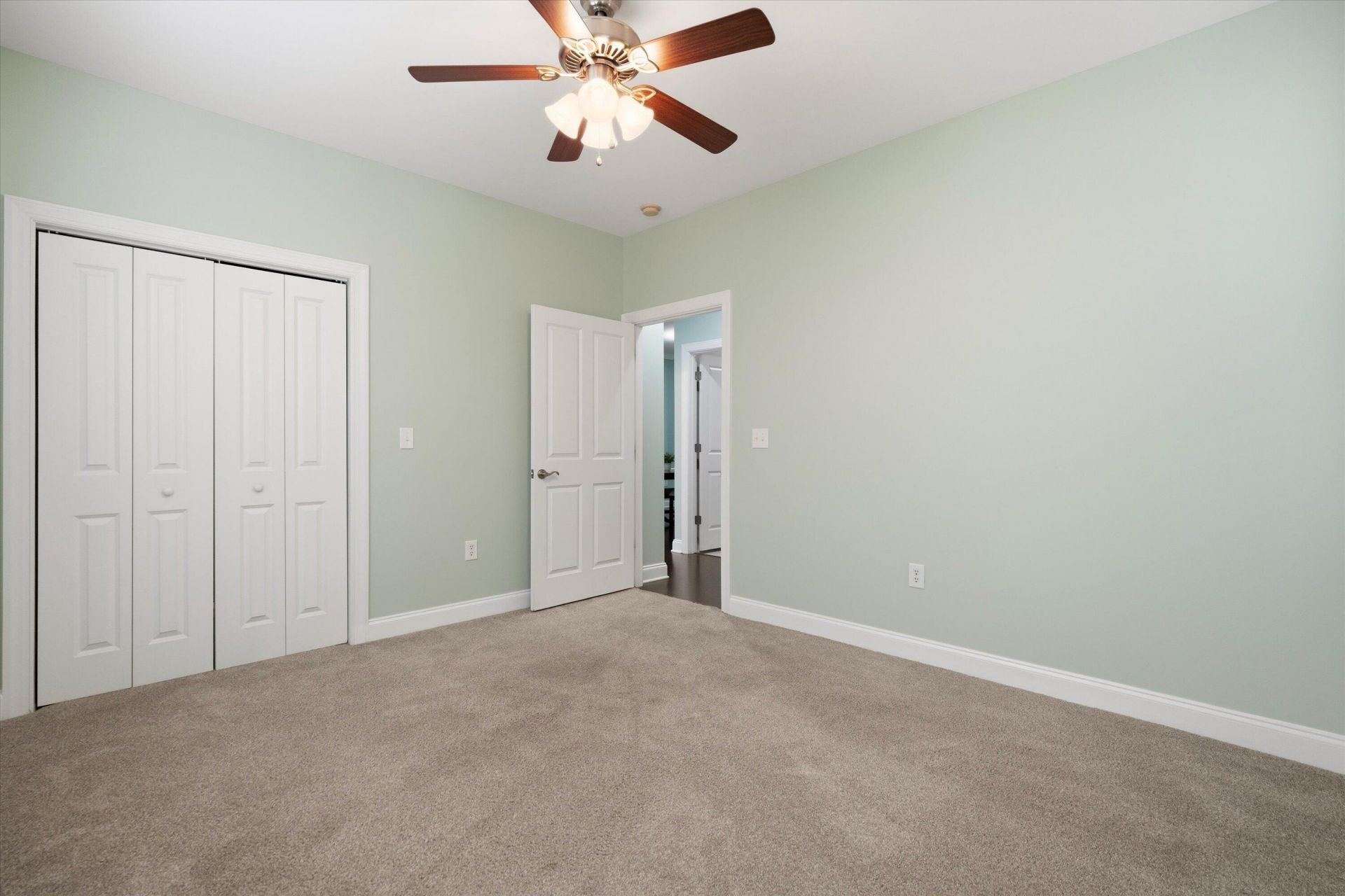 5561 Colonial Chatsworth Circle Photo 29