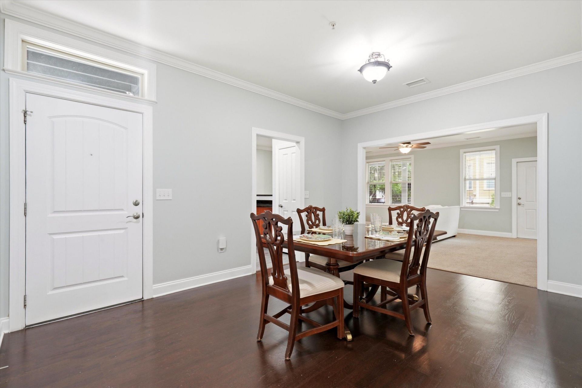 5561 Colonial Chatsworth Circle Photo 4