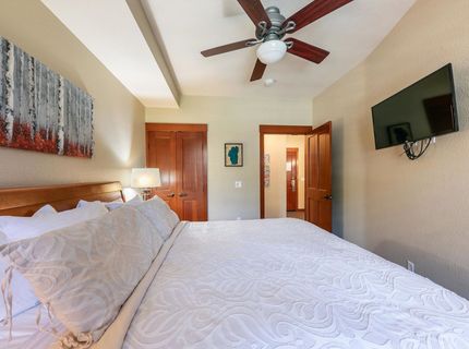 1880 Village South Road, Unit #3-332, Olympic Valley, CA 96146 Photo