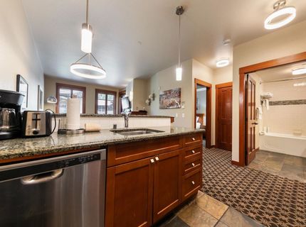 1880 Village South Road, Unit #3-332, Olympic Valley, CA 96146 Photo