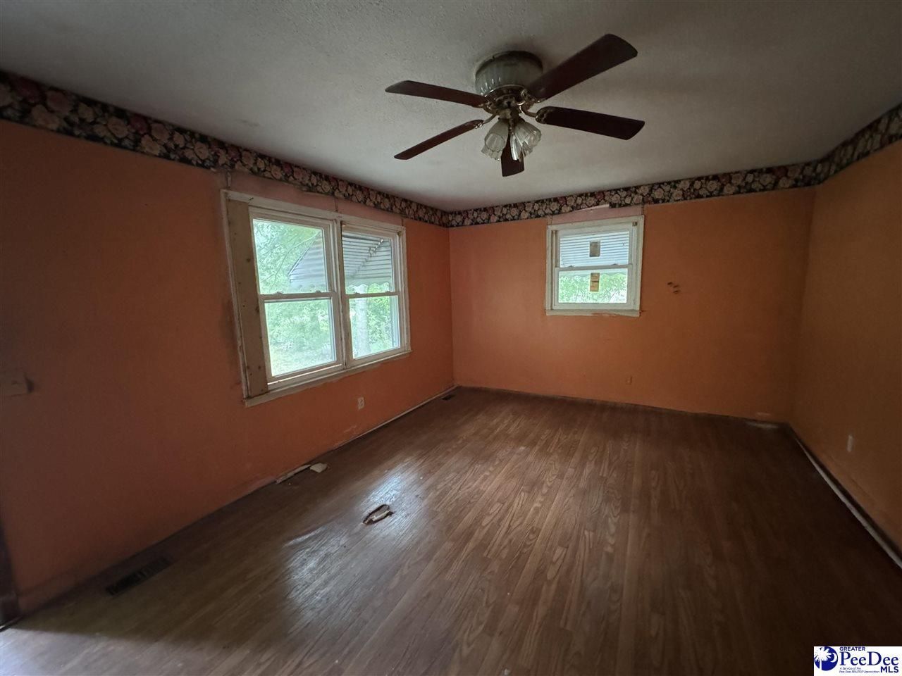 512 Hunter Drive Photo 9