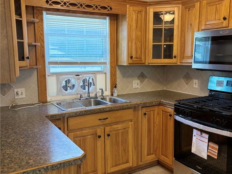 1327 W 9th Street, Lorain, OH 44052 Photo 14
