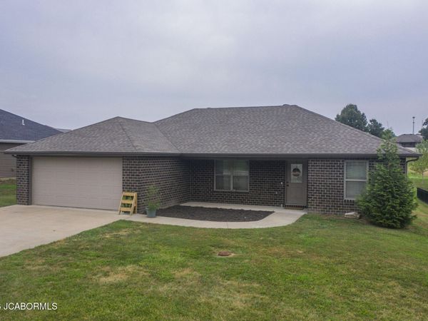 290 DAVIS DRIVE, Holts Summit, MO 65043