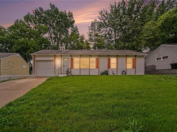 4519 N Troost Avenue, Kansas City, MO 64116
