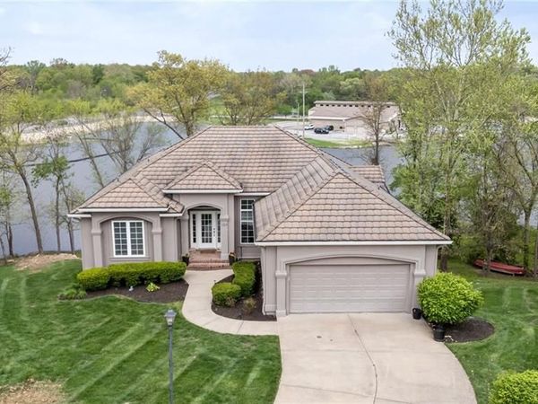 124 Teton Ridge, Lake Winnebago, MO 64034