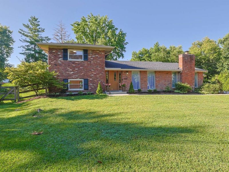 8608 Zenith Court, Springfield Twp., OH 45231 Photo 2