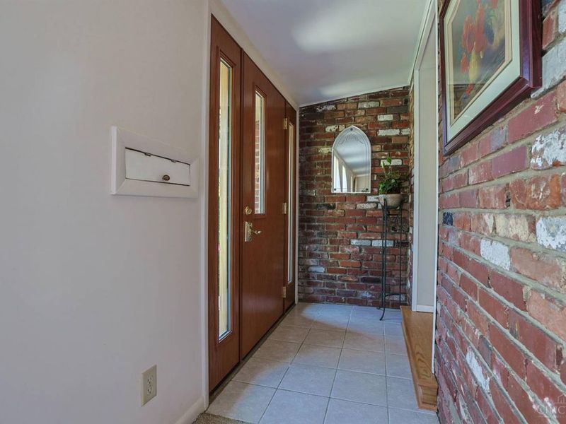 8608 Zenith Court, Springfield Twp., OH 45231 Photo 4