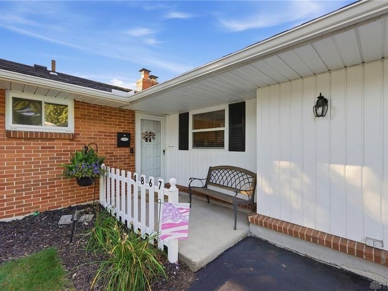 4867 Arrowhead Drive, Kettering, OH 45440 Photo 2