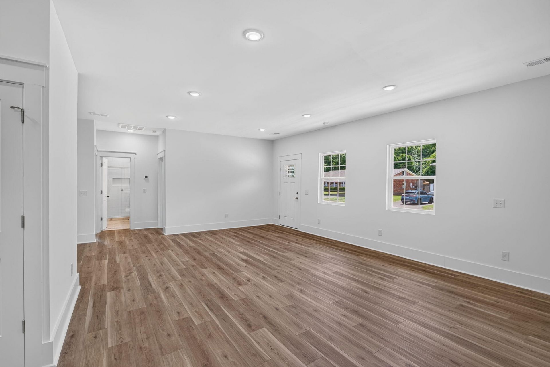 6032 Rembert Drive Photo 10