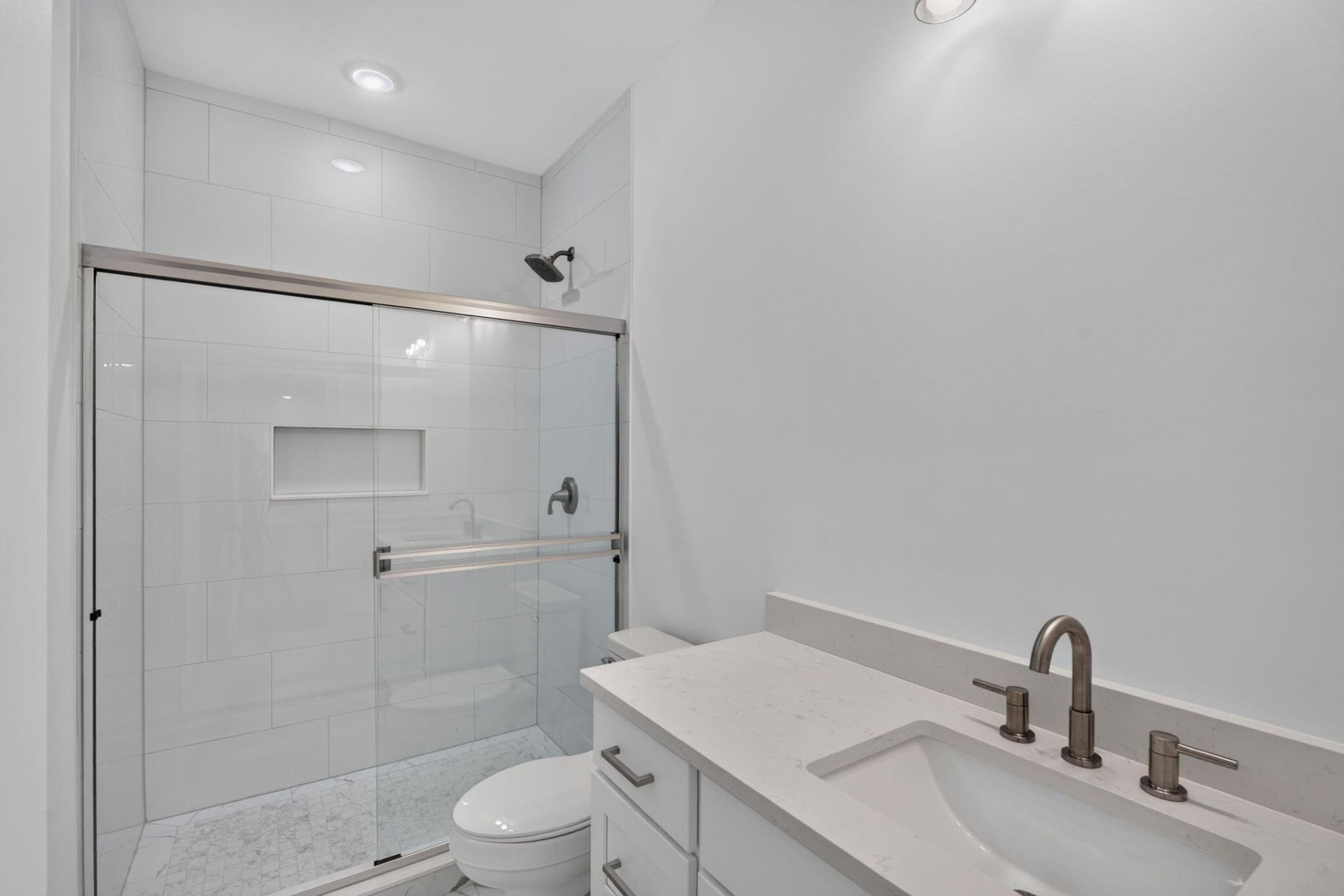 6032 Rembert Drive Photo 14