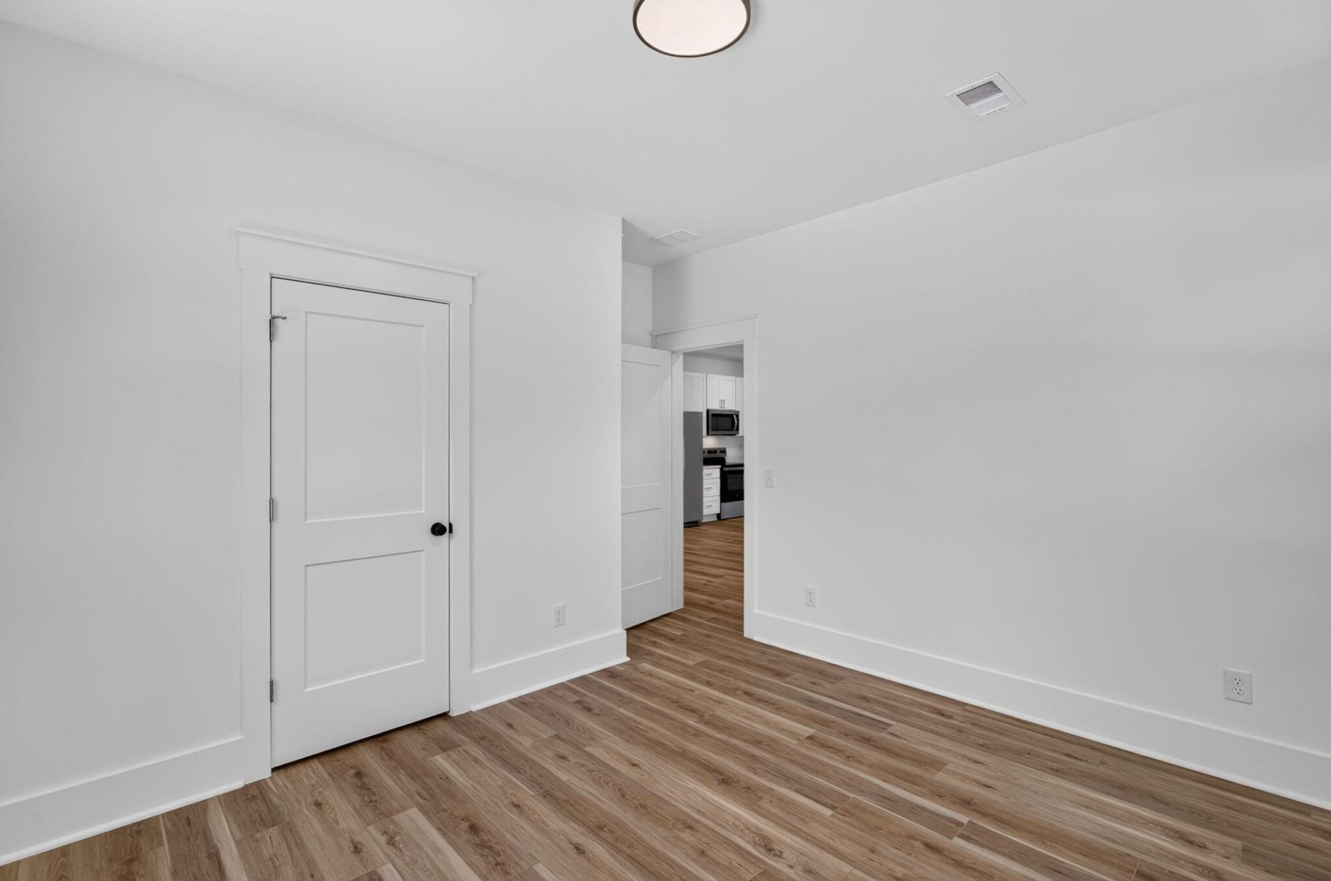 6032 Rembert Drive Photo 16