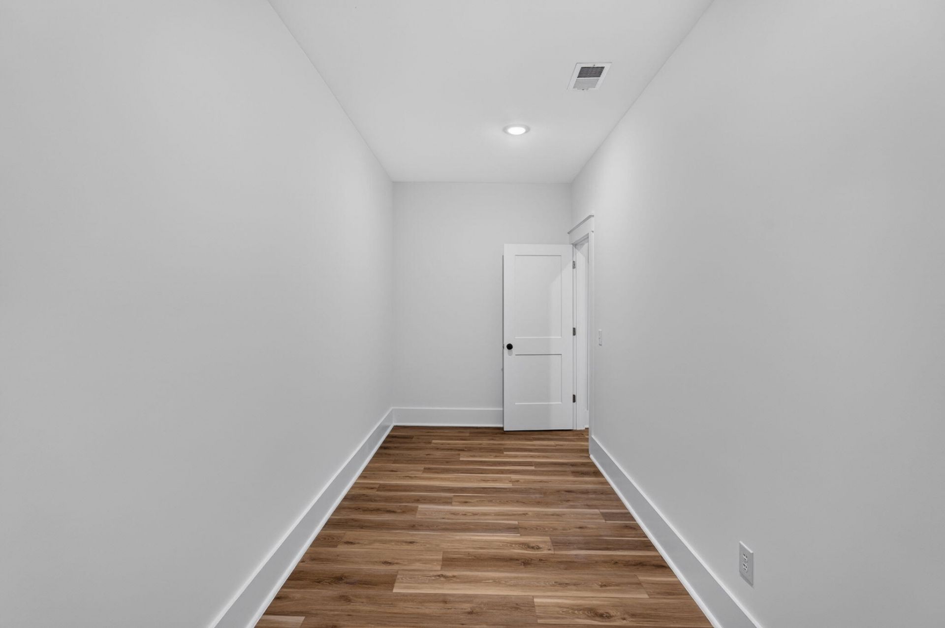 6032 Rembert Drive Photo 20