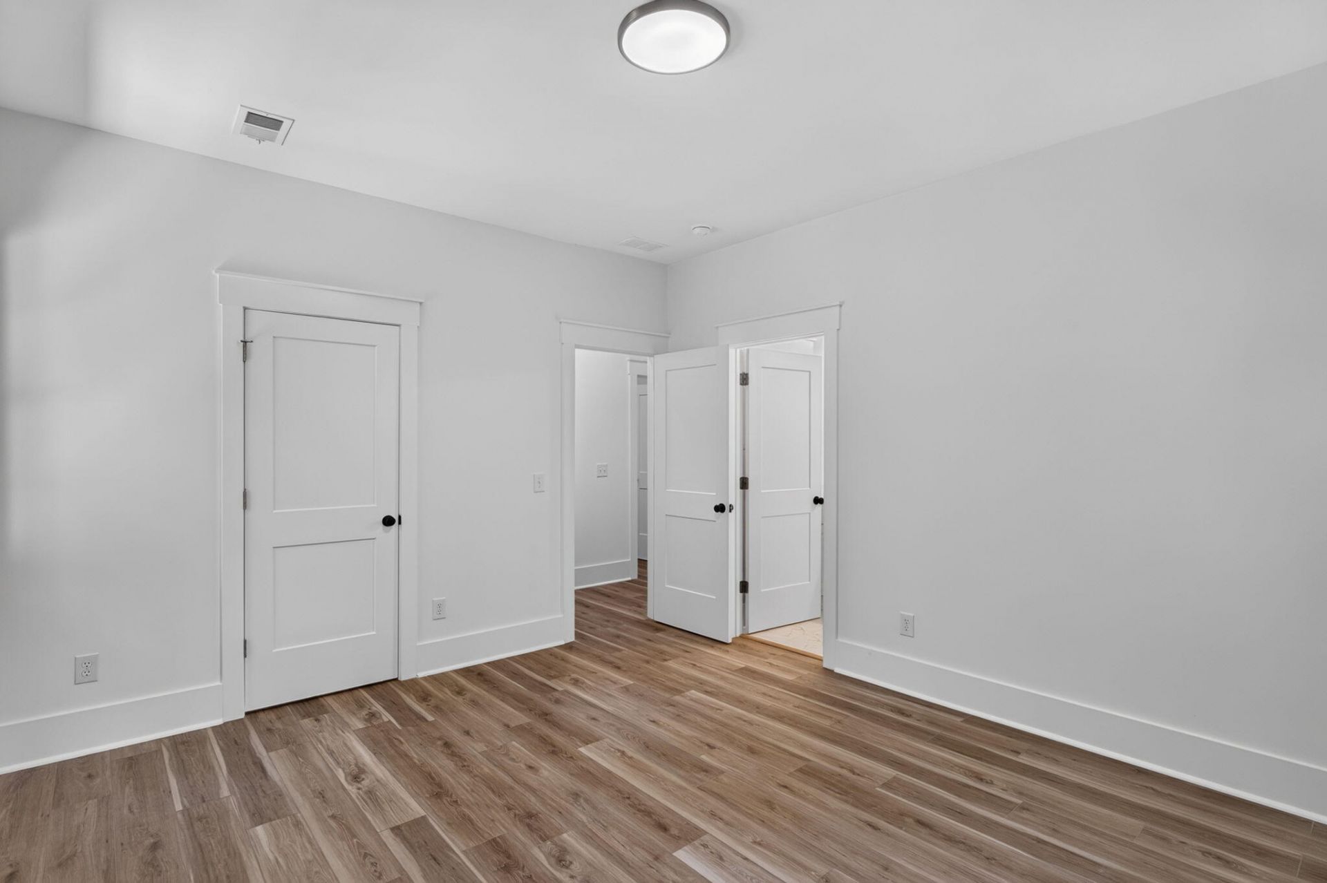 6032 Rembert Drive Photo 22