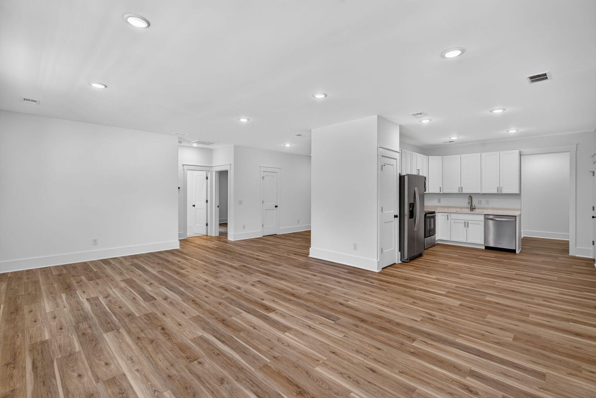 6032 Rembert Drive Photo 8