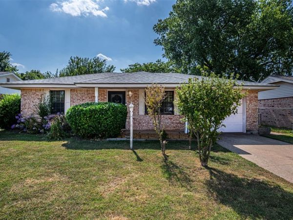411 S Brookview Lane, Mustang, OK 73064