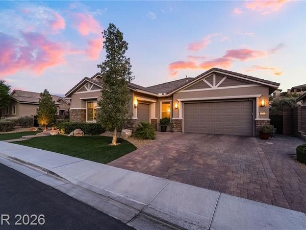 11111 Luna Blanca Drive, Las Vegas, NV 89138