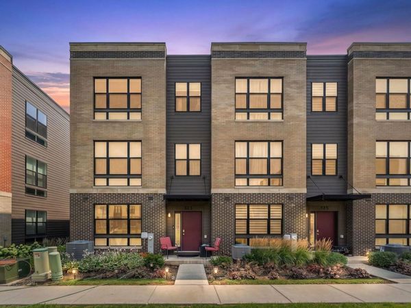 323 Summit Circle, Lombard, IL 60148