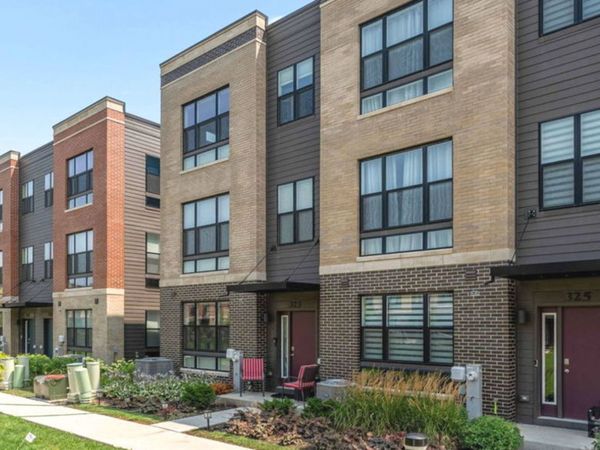 323 Summit Circle, Lombard, IL 60148
