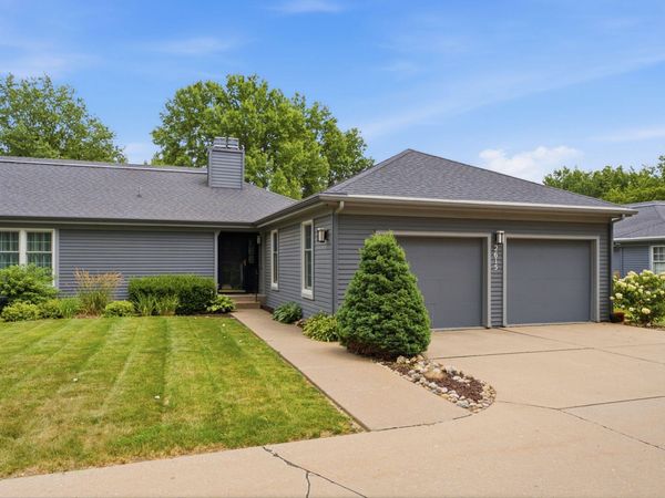 2615 TERMINI, Muscatine, IA 52761
