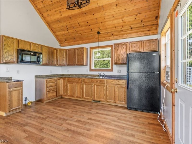 7171 Edison Street NE, Hartville, OH 44632 Photo 22