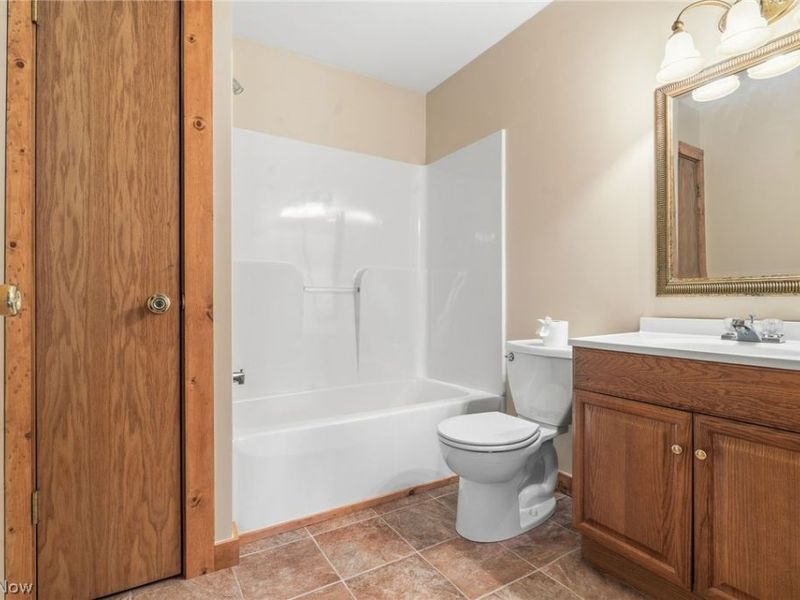 7171 Edison Street NE, Hartville, OH 44632 Photo 9