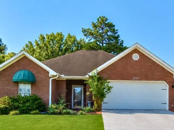 2305 Parc Pl, Florence, AL 35630