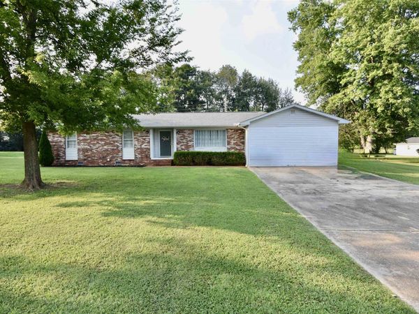 610 Rasch Rd W, Florence, AL 35633