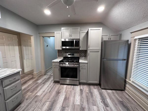 734 Sims Avenue , Saint Paul, MN 55106