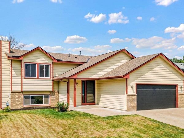 685 107th Lane NW, Coon Rapids, MN 55448