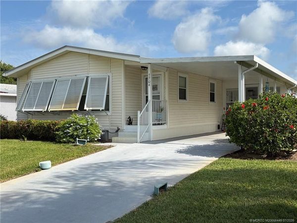 7704 SE Saratoga Drive, Hobe Sound, FL 33455