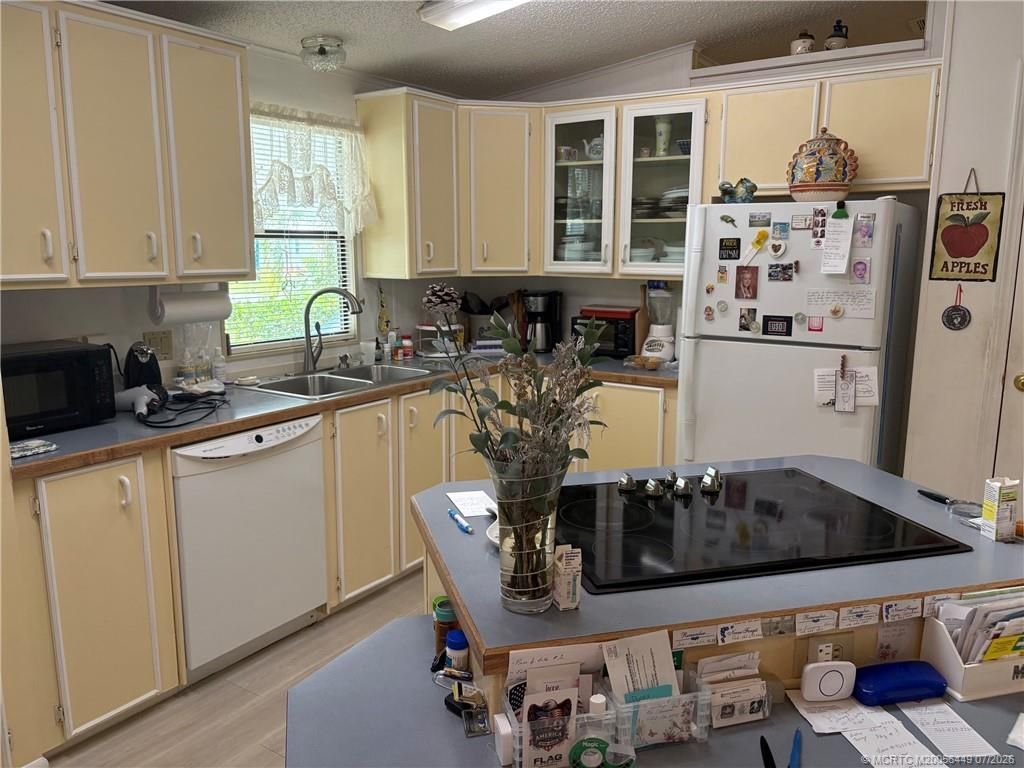 7704 SE Saratoga Drive, Hobe Sound, FL 33455 Photo