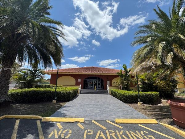 7010 NW 186th St, Unit 5-418, Hialeah, FL 33015